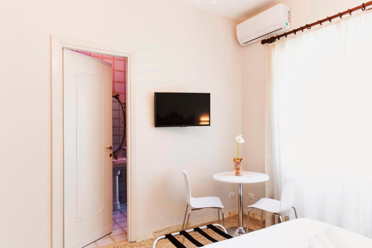 Roma Talenti Fucini B&B ภายนอก รูปภาพ